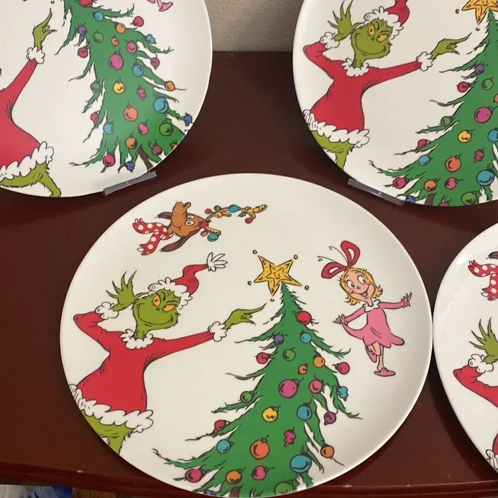 🎄🎁 set of 4 Grinch, Max & Cindy Lou Who Plate